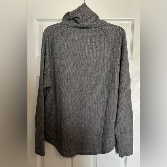 NWT Women’s Bobi Los Angeles Gray Funnel Neck Raglan w/Pocket Sweater - Picture 6 of 6